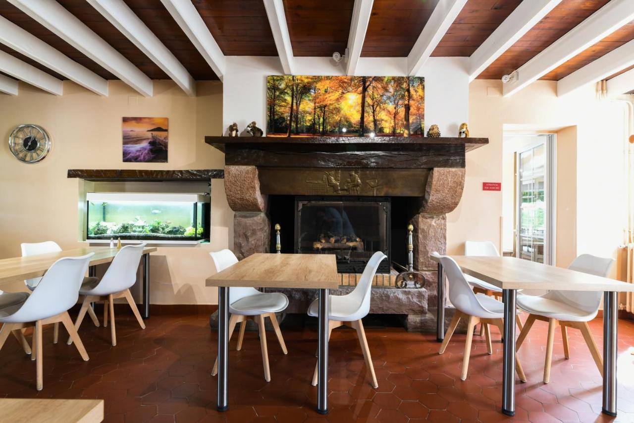 Aux Tauzins Hotell Montfort-en-Chalosse Eksteriør bilde