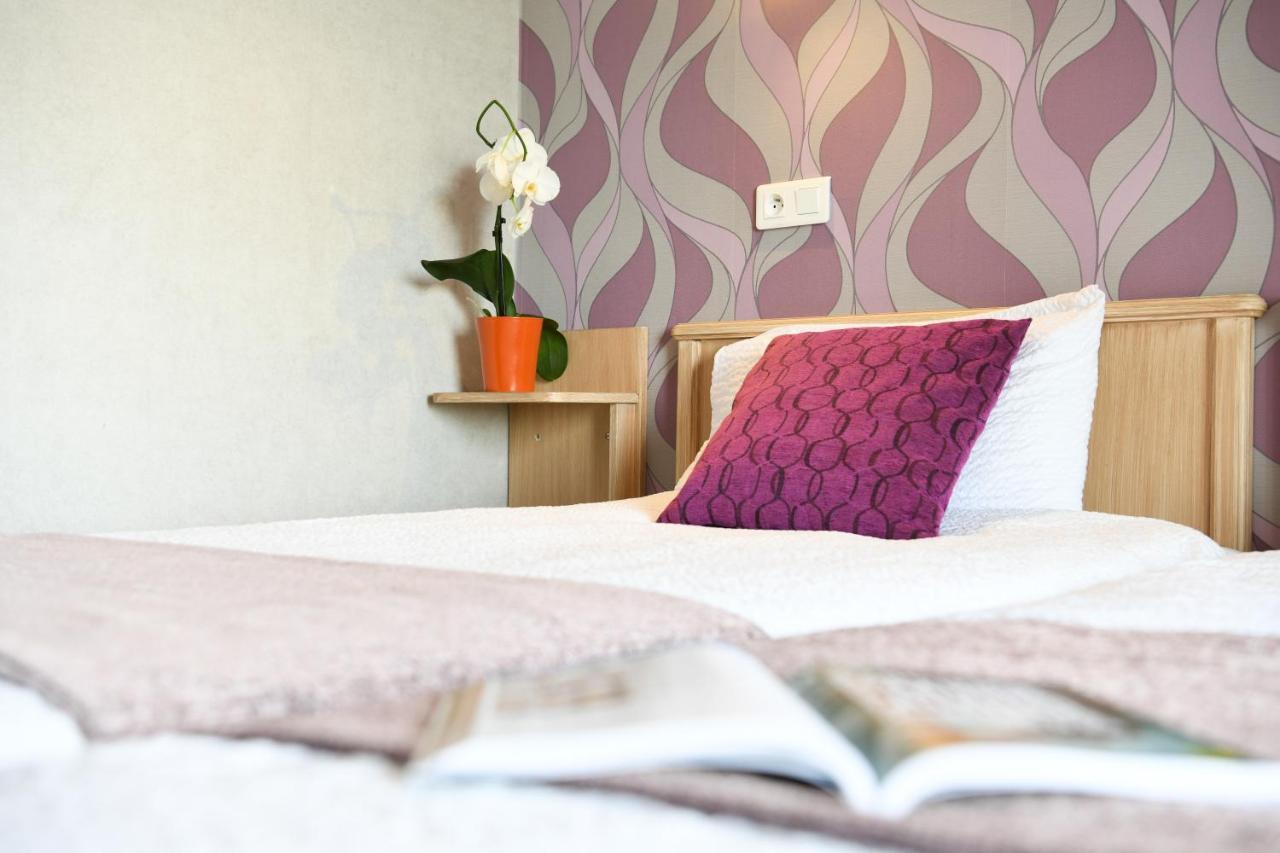 Aux Tauzins Hotell Montfort-en-Chalosse Eksteriør bilde