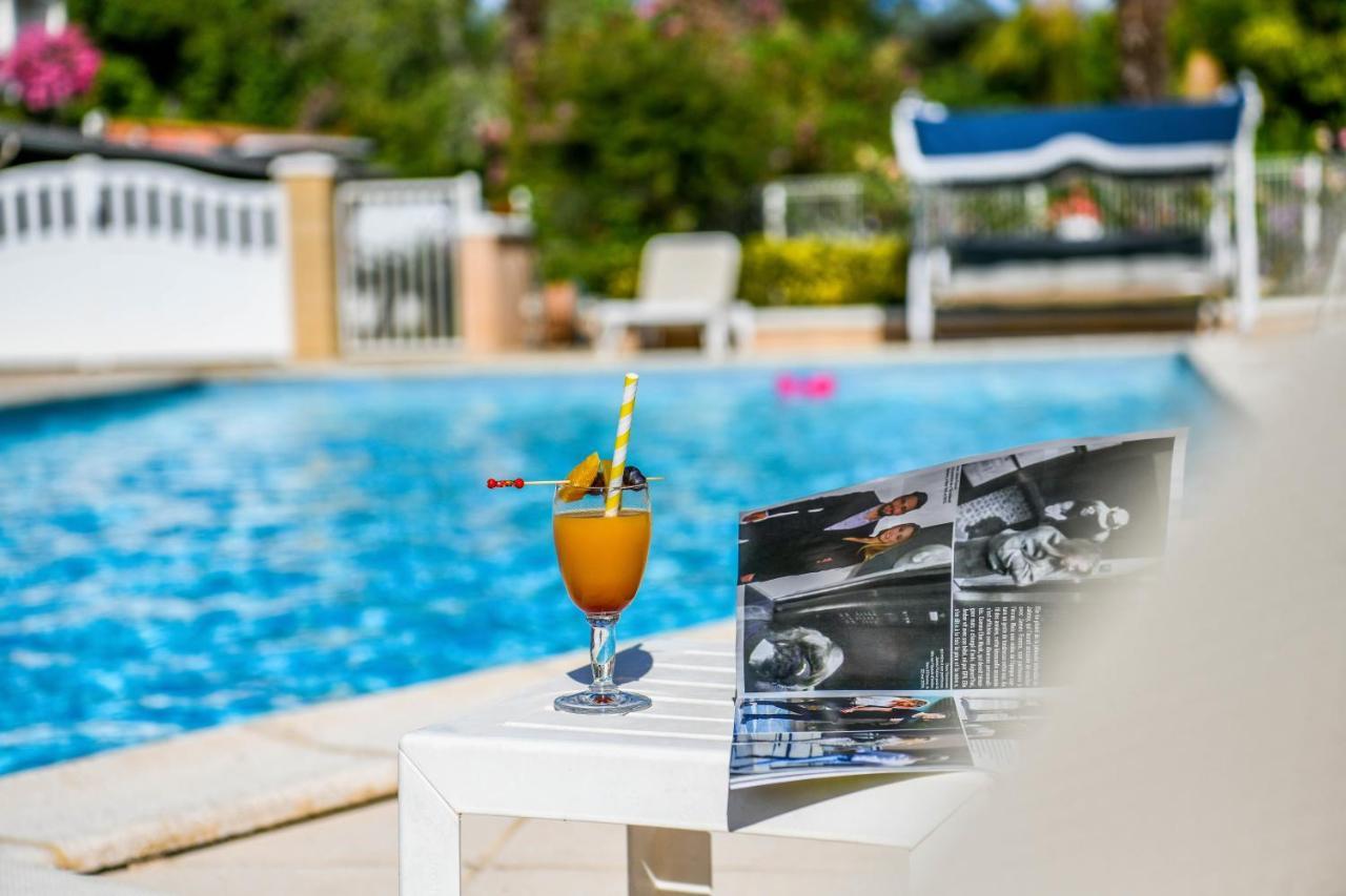 Aux Tauzins Hotell Montfort-en-Chalosse Eksteriør bilde