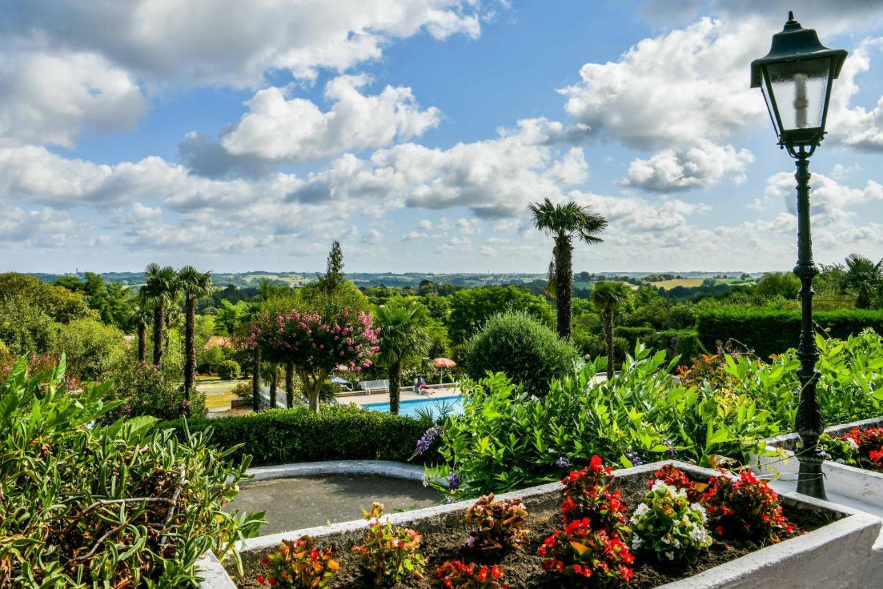 Aux Tauzins Hotell Montfort-en-Chalosse Eksteriør bilde