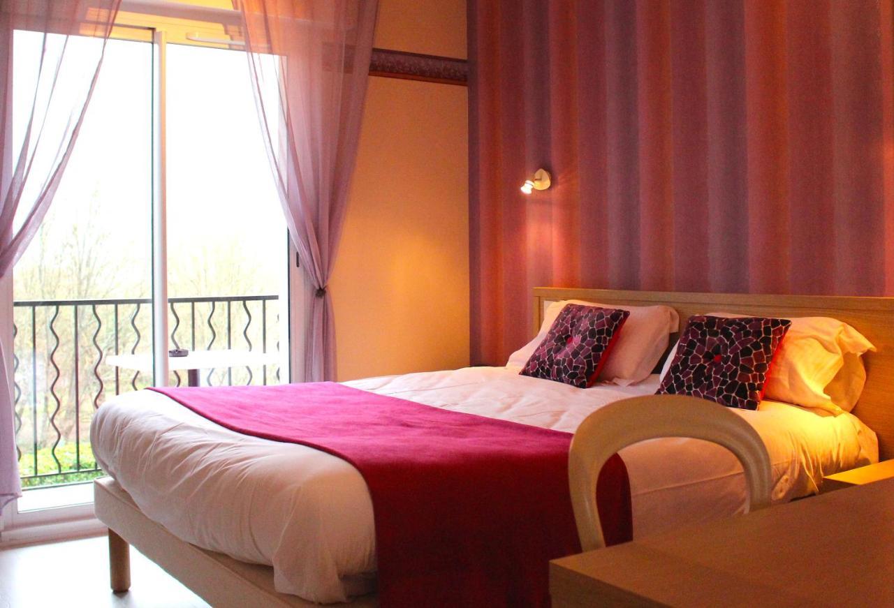 Aux Tauzins Hotell Montfort-en-Chalosse Eksteriør bilde