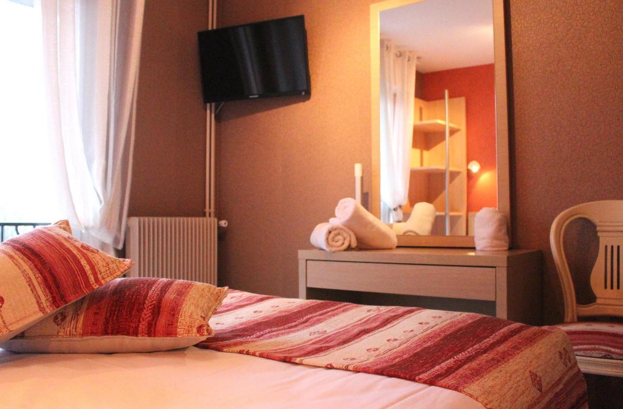 Aux Tauzins Hotell Montfort-en-Chalosse Eksteriør bilde