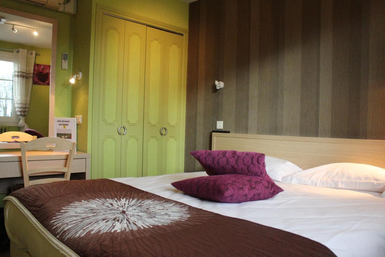 Aux Tauzins Hotell Montfort-en-Chalosse Eksteriør bilde